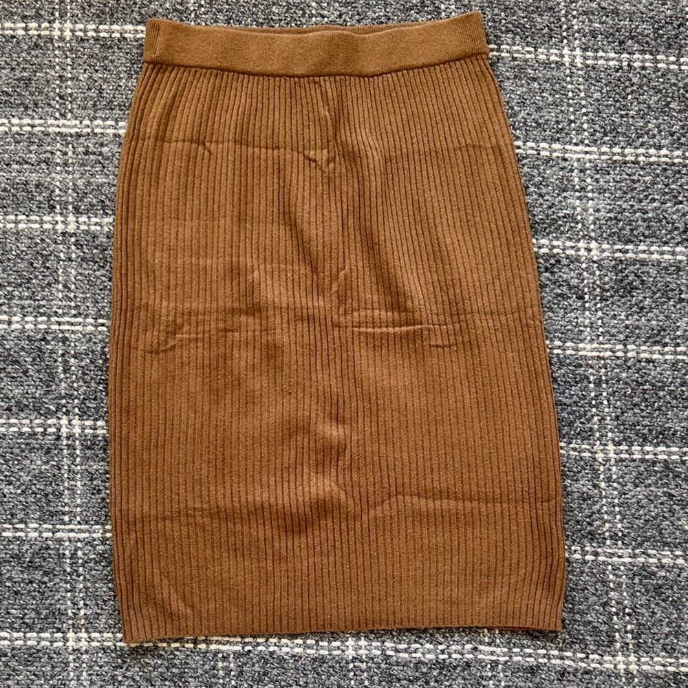 GAP Tan Ribbed Pencil Skirt